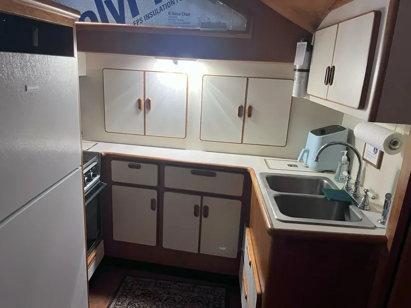 Slide: The Image of Jefferson 43 Sundeck 1990 - 5276726