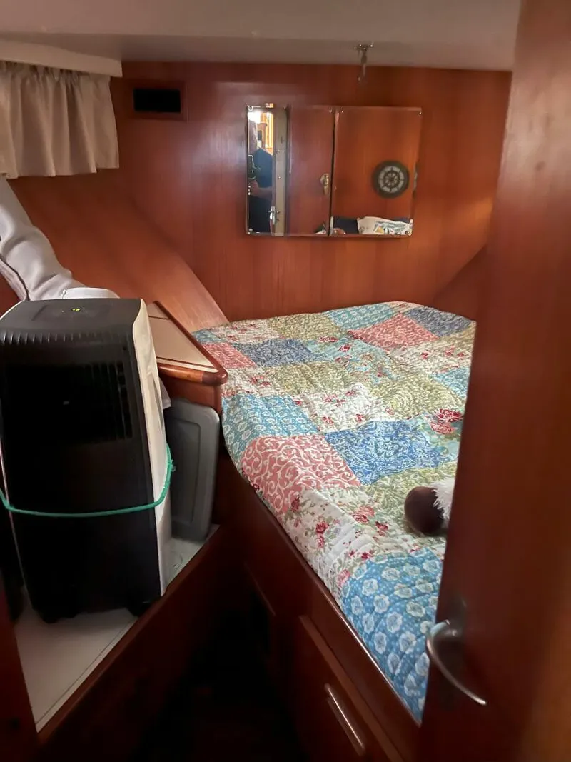 Slide: The Image of Jefferson 43 Sundeck 1990 - 5276727