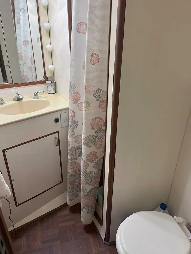 Slide: The Image of Jefferson 43 Sundeck 1990 - 5276729