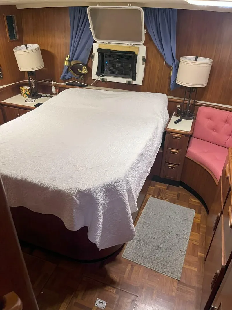 Slide: The Image of Jefferson 43 Sundeck 1990 - 5276731