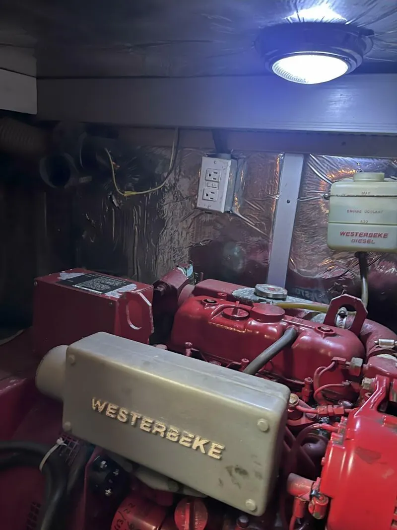 Slide: The Image of Jefferson 43 Sundeck 1990 - 5276738