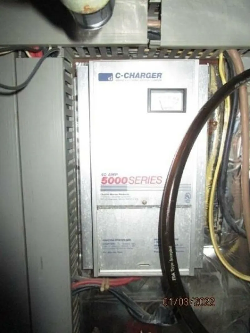 Slide: The Image of Jefferson 43 Sundeck 1990 - 5276765