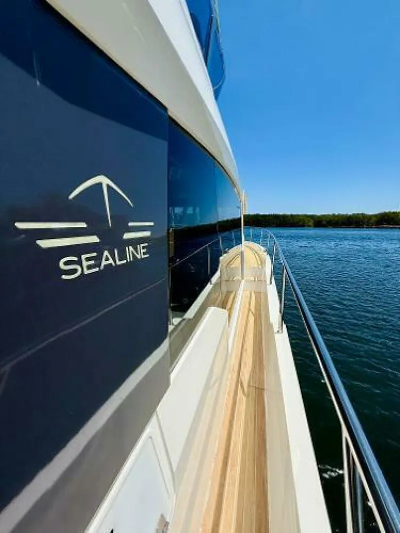 Slide: The Image of Sealine F430 2019 - 5275959