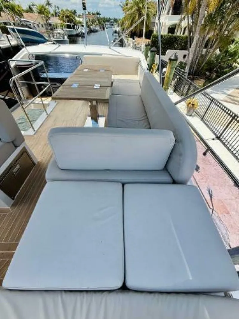 Slide: The Image of Sealine F430 2019 - 5275962