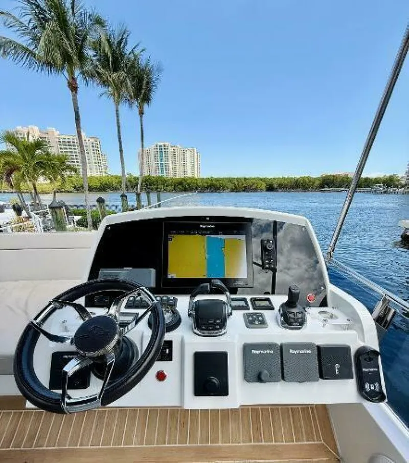 Slide: The Image of Sealine F430 2019 - 5275965
