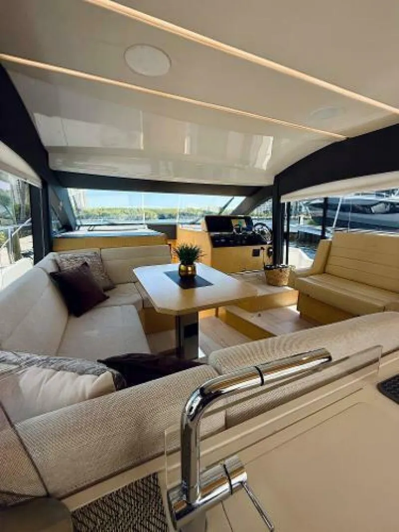 Slide: The Image of Sealine F430 2019 - 5275983