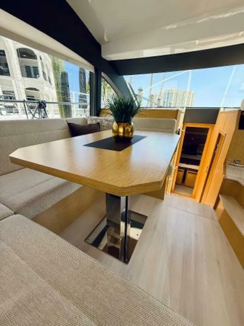 Slide: The Image of Sealine F430 2019 - 5275984