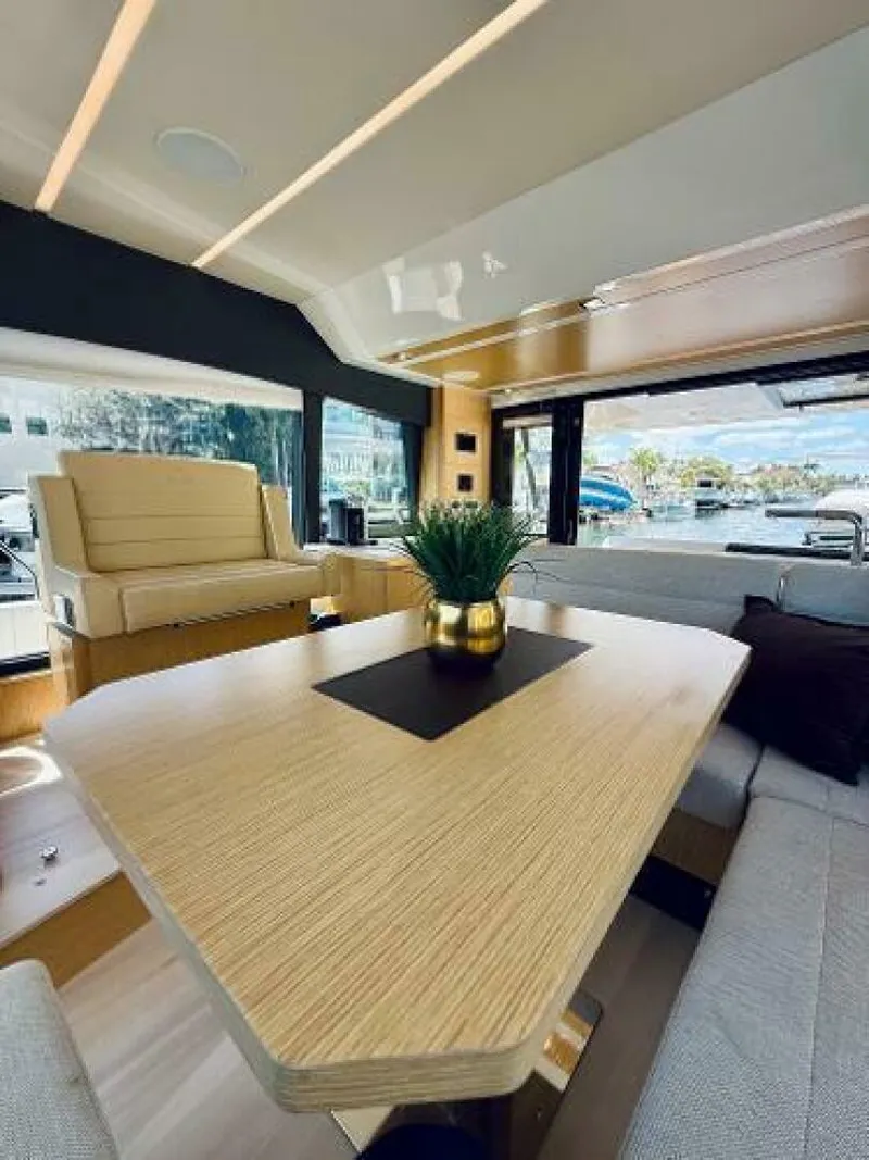 Slide: The Image of Sealine F430 2019 - 5275987