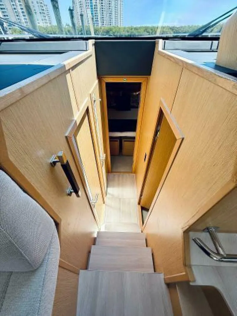 Slide: The Image of Sealine F430 2019 - 5275989