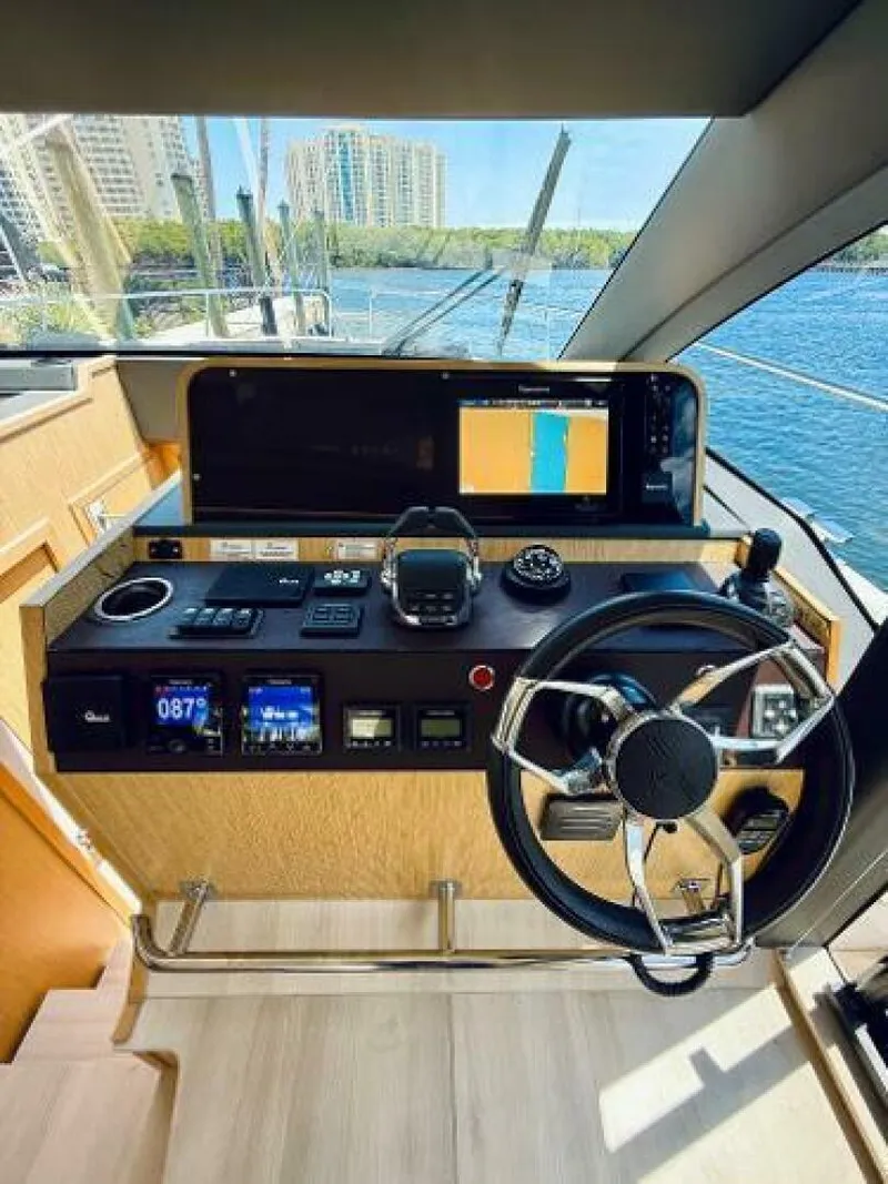 Slide: The Image of Sealine F430 2019 - 5275992