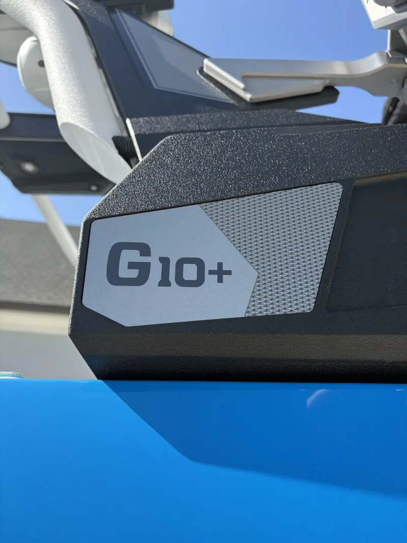 Slide: The Image of Malibu M242 2024 - 5281580