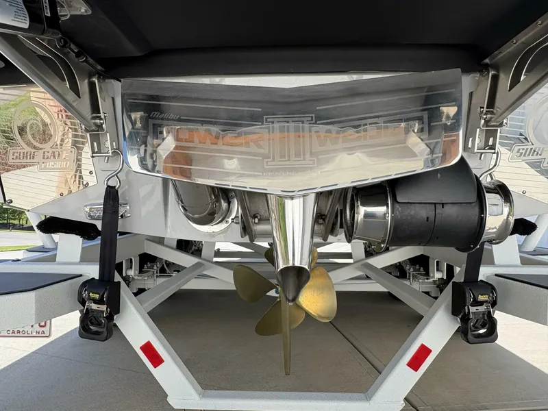 Slide: The Image of Malibu M242 2024 - 5281585