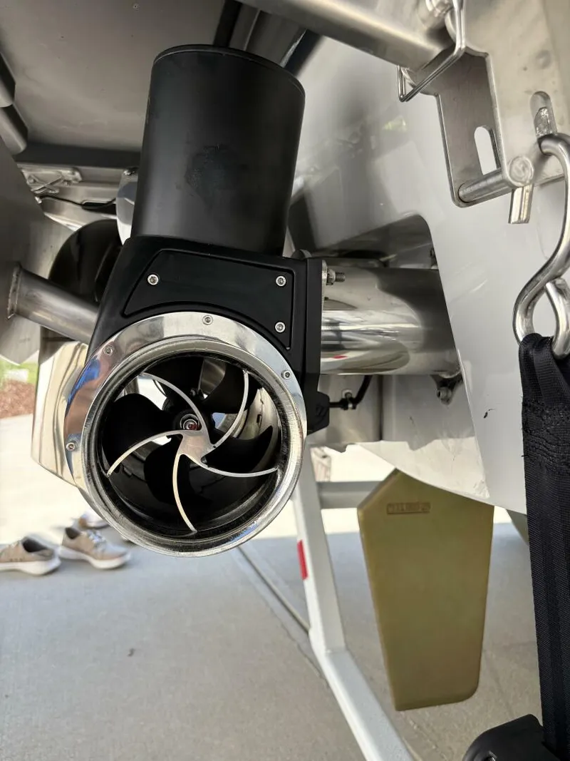 Slide: The Image of Malibu M242 2024 - 5281588