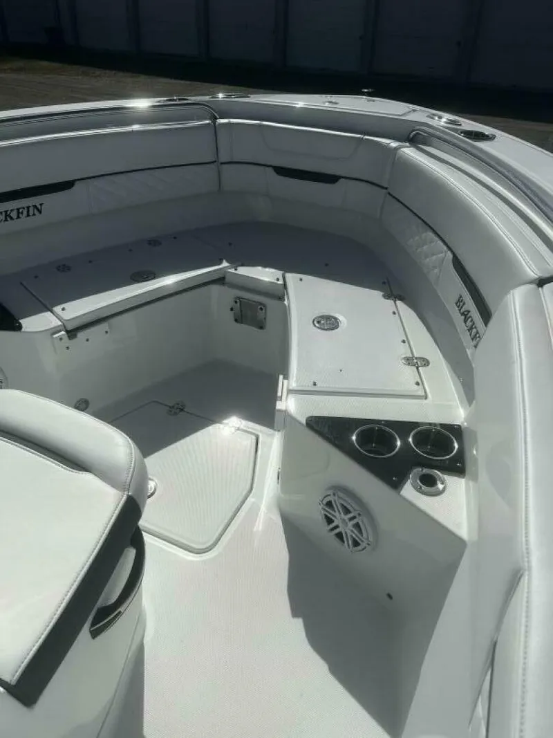 Slide: The Image of Cockpit Conv Table, Sun Pad, Casting - 5276899