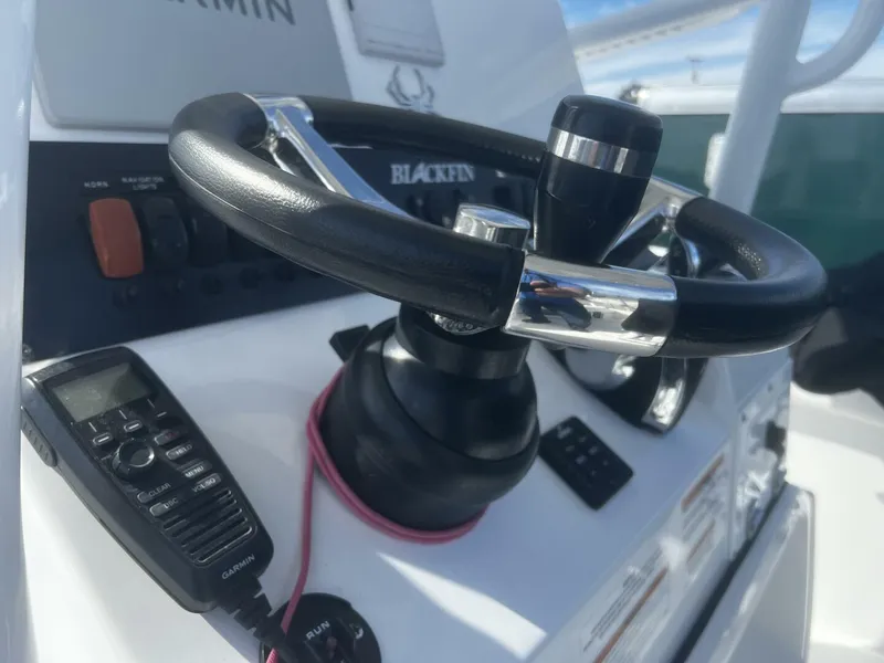 Slide: The Image of Garmin VHF & Wheel - 5276905