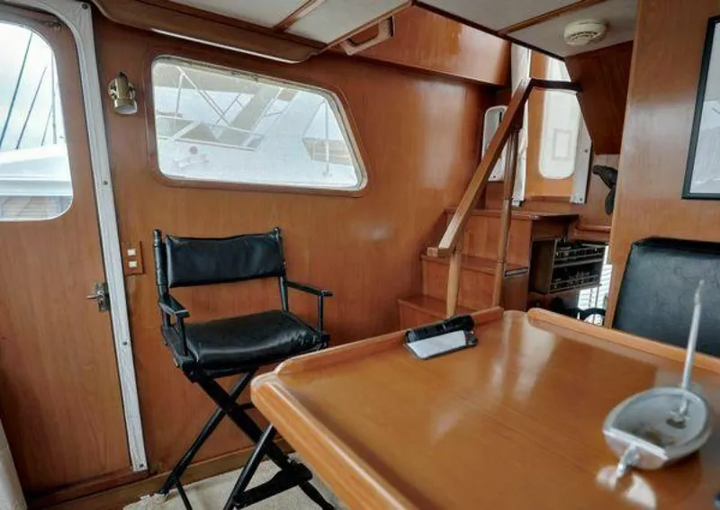 Slide: The Image of DeFever 49 Pilothouse 1988 - 5277114