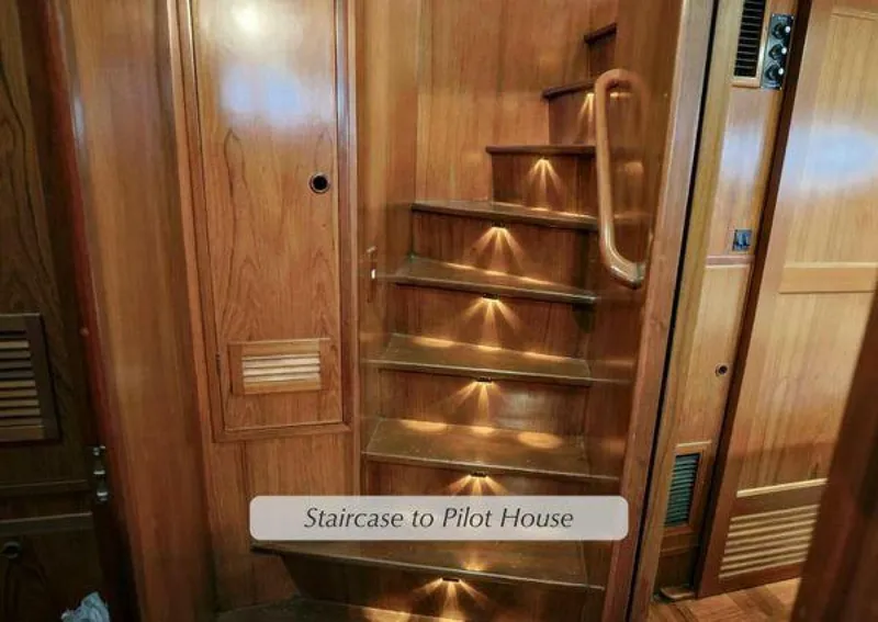 Slide: The Image of DeFever 49 Pilothouse 1988 - 5277119