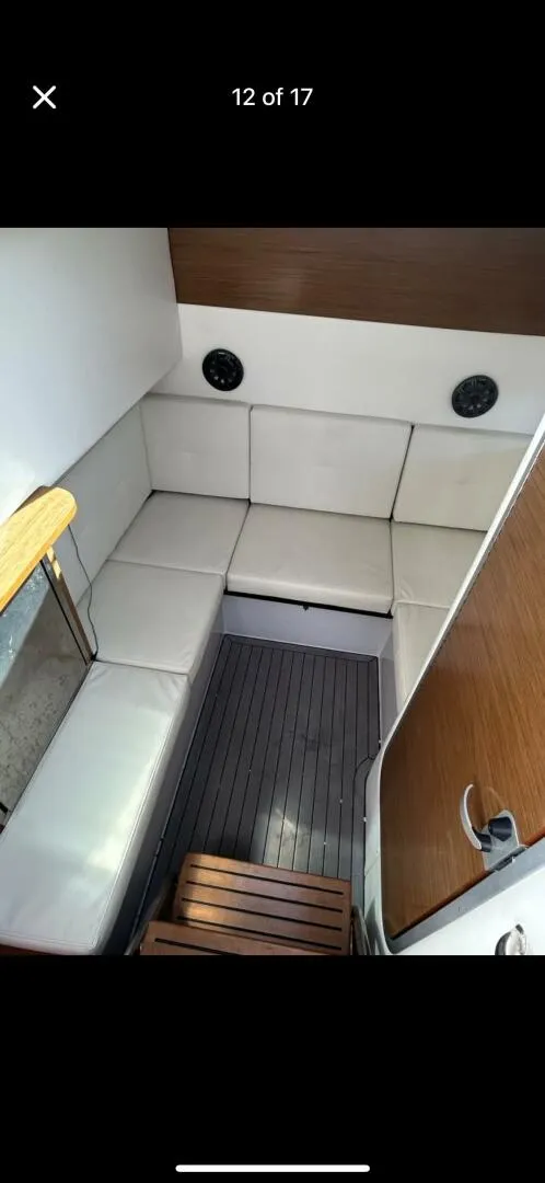 Slide: The Image of Cruisers Yachts 338 2019 - 5277979