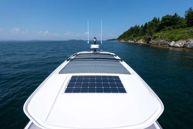 Slide: The Image of Axopar Cross Cabin 2025 - 5482848