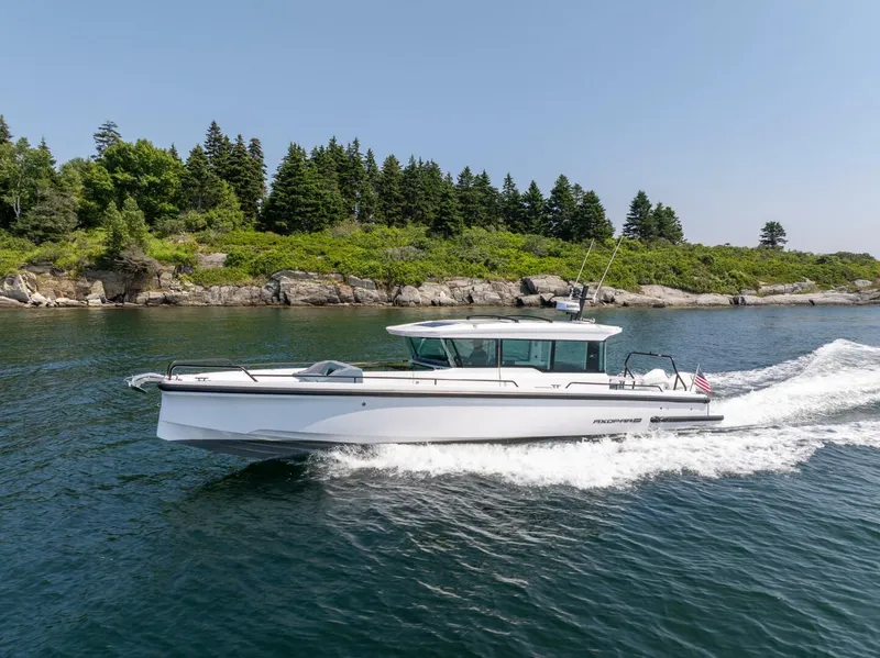 Slide: The Image of Axopar Cross Cabin 2025 - 5482830