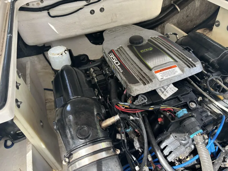 Slide: The Image of Regal 2500 Bowrider 2012 - 5279210