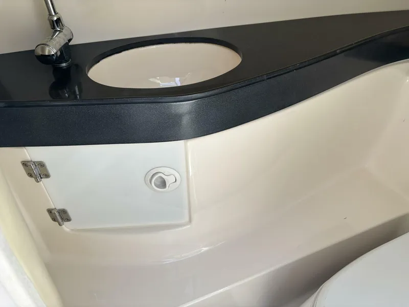 Slide: The Image of Regal 2500 Bowrider 2012 - 5279212