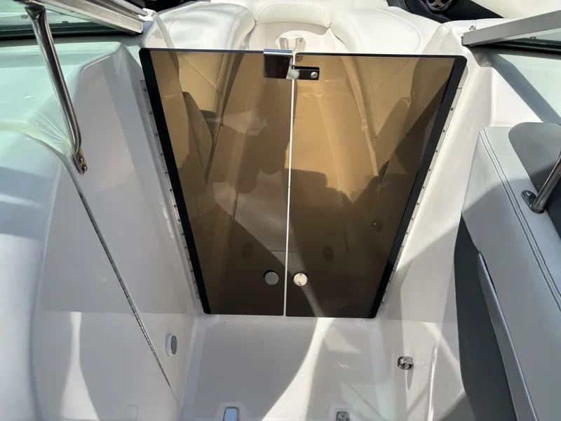 Slide: The Image of Regal 2500 Bowrider 2012 - 5279214