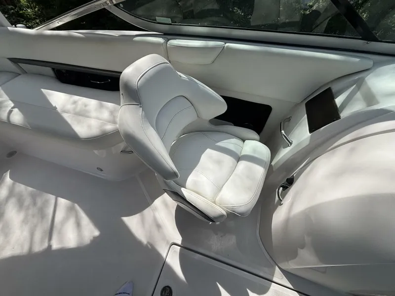 Slide: The Image of Regal 2500 Bowrider 2012 - 5279209