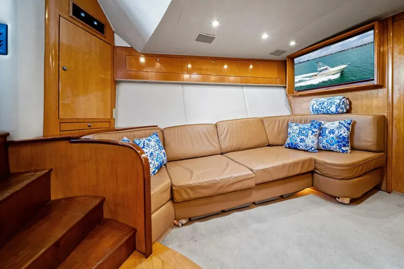 Slide: The Image of 1999 Buddy Davis 52 Express 'Miss Josie' Salon - 5279973