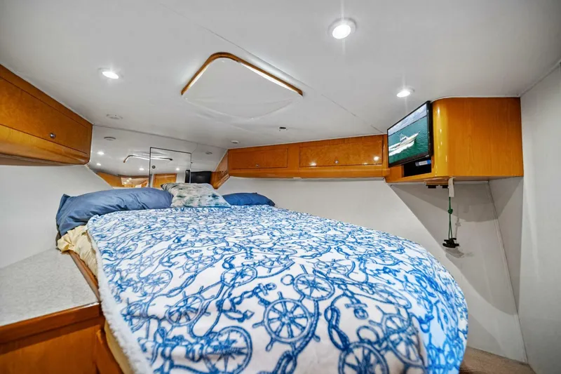 Slide: The Image of 1999 Buddy Davis 52 Express 'Miss Josie' Master Stateroom - 5279974