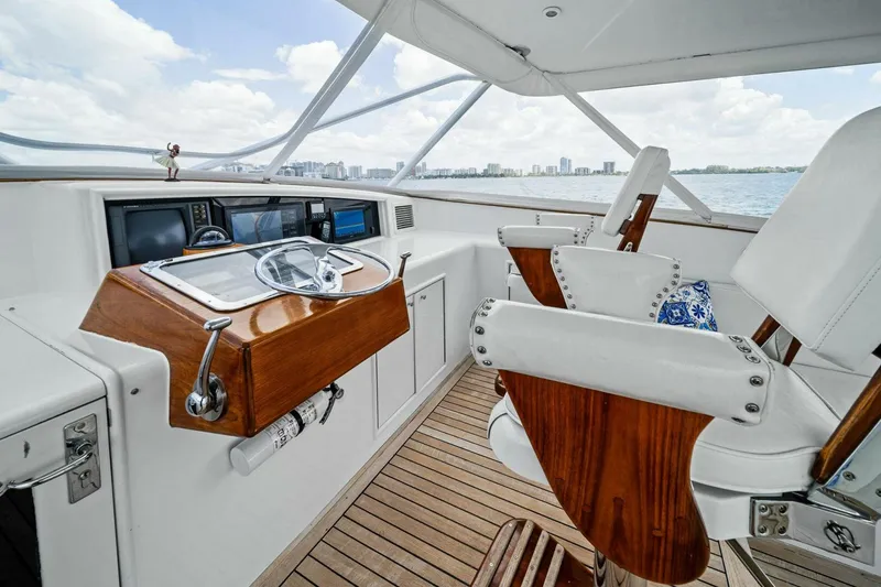 Slide: The Image of 1999 Buddy Davis 52 Express 'Miss Josie' Helm - 5280000