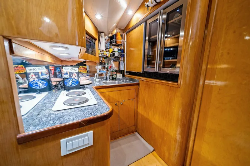 Slide: The Image of 1999 Buddy Davis 52 Express 'Miss Josie' Salon / Galley - 5280011