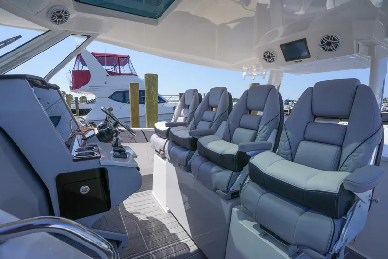 Slide: The Image of Regal 38 SAV 2026 - 5409829