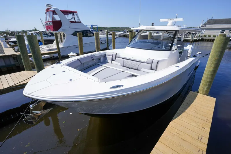 Slide: The Image of Regal 38 SAV 2026 - 5409832