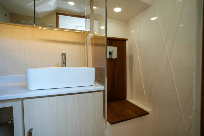 Slide: The Image of Regal 38 SAV 2026 - 5409840