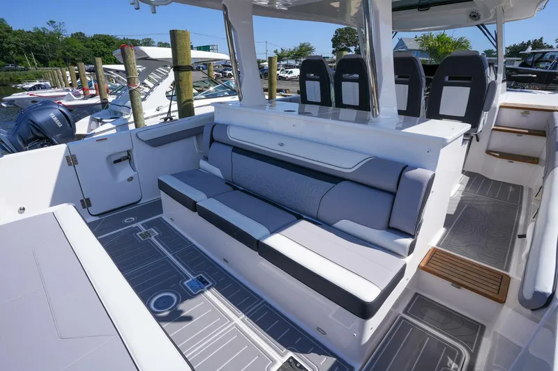 Slide: The Image of Regal 38 SAV 2026 - 5409824