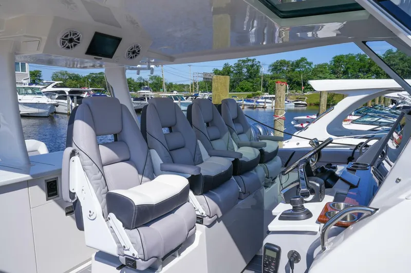 Slide: The Image of Regal 38 SAV 2026 - 5409823