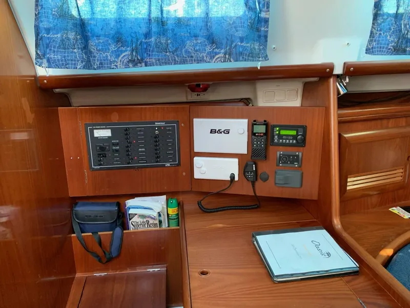 Slide: The Image of Beneteau 393 2004 - 5281000