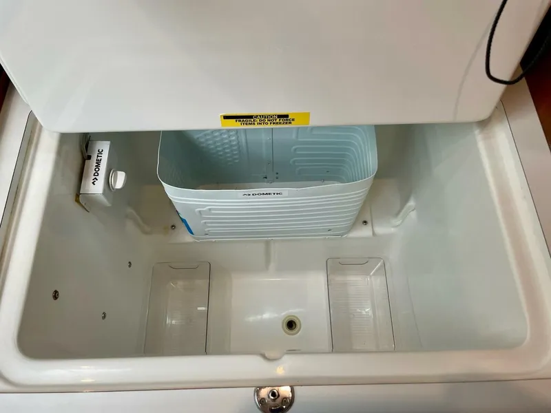 Slide: The Image of Beneteau 393 2004 - 5281024