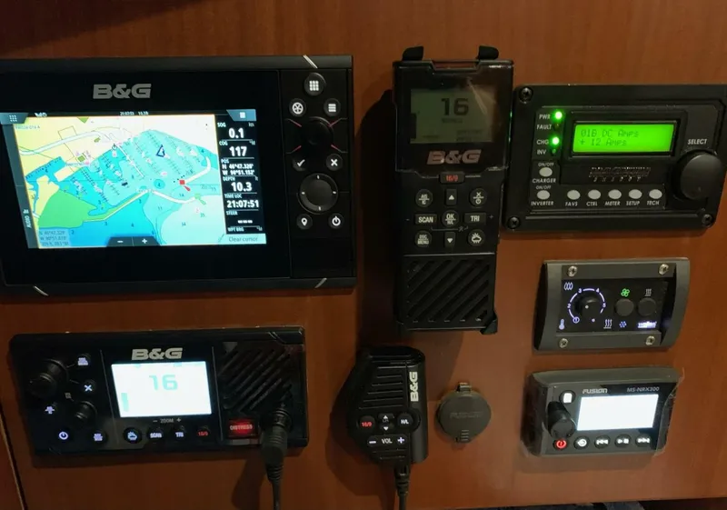 Slide: The Image of Beneteau 393 2004 - 5281199