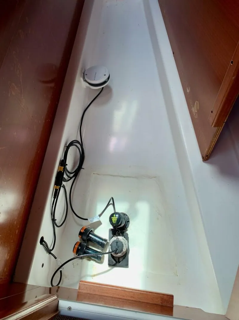 Slide: The Image of Beneteau 393 2004 - 5281201