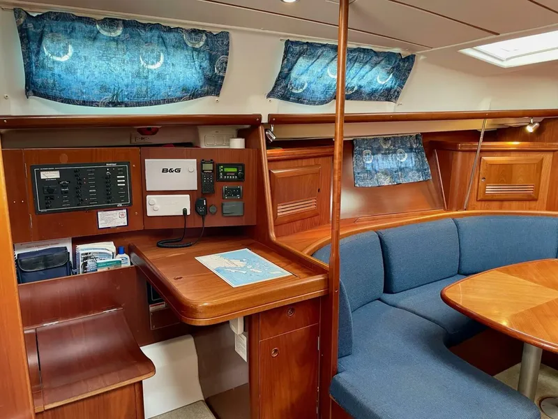 Slide: The Image of Beneteau 393 2004 - 5280966