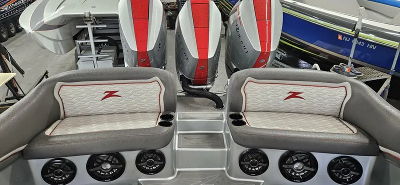 Slide: The Image of Donzi 39 VRZ 2024 - 5282899