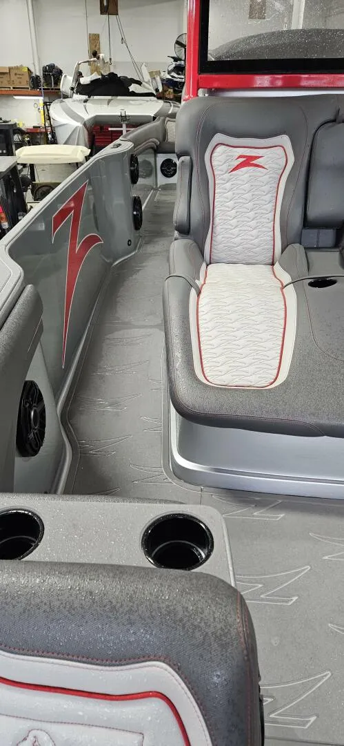 Slide: The Image of Donzi 39 VRZ 2024 - 5282891