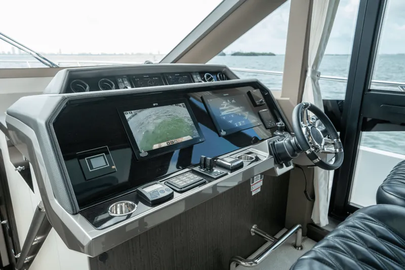 Slide: The Image of Galeon 680 FLY 2025 - 5281535