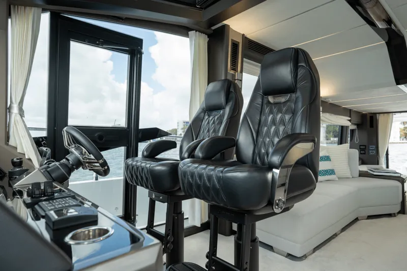Slide: The Image of Galeon 680 FLY 2025 - 5281538