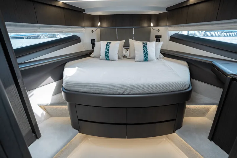 Slide: The Image of Galeon 680 FLY 2025 - 5281523
