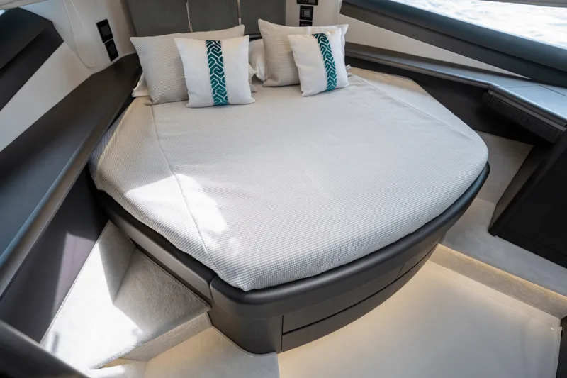 Slide: The Image of Galeon 680 FLY 2025 - 5281524