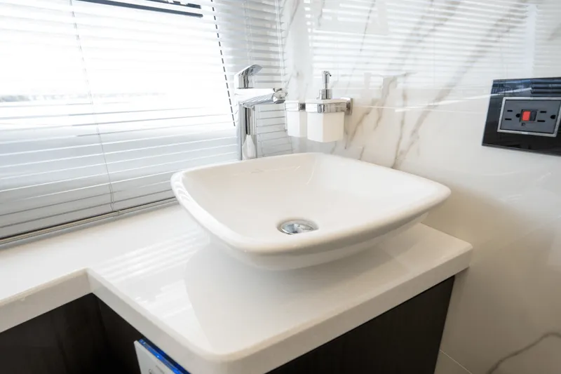 Slide: The Image of Galeon 680 FLY 2025 - 5281518