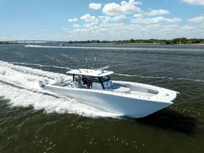 Slide: The Image of Freeman 47 2022 - Exterior Profile 2022 Freeman 47 Center Console - 5282240